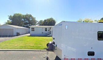 1445 Cliff St in Baker City, OR - Building Photo