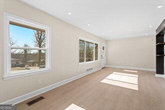 1766 Flintwood Dr SE in Atlanta, GA - Foto de edificio - Building Photo