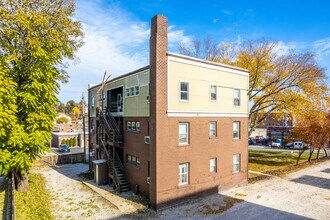 Sears Place in Des Moines, IA - Foto de edificio - Building Photo