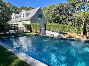 464 Three Mile Harbor Hog Creek Rd in East Hampton, NY - Building Photo - Building Photo