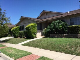 5184 Walsh Way in San Diego, CA - Building Photo