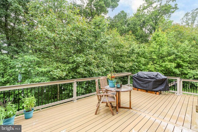 property at 141 Livingwood Ct