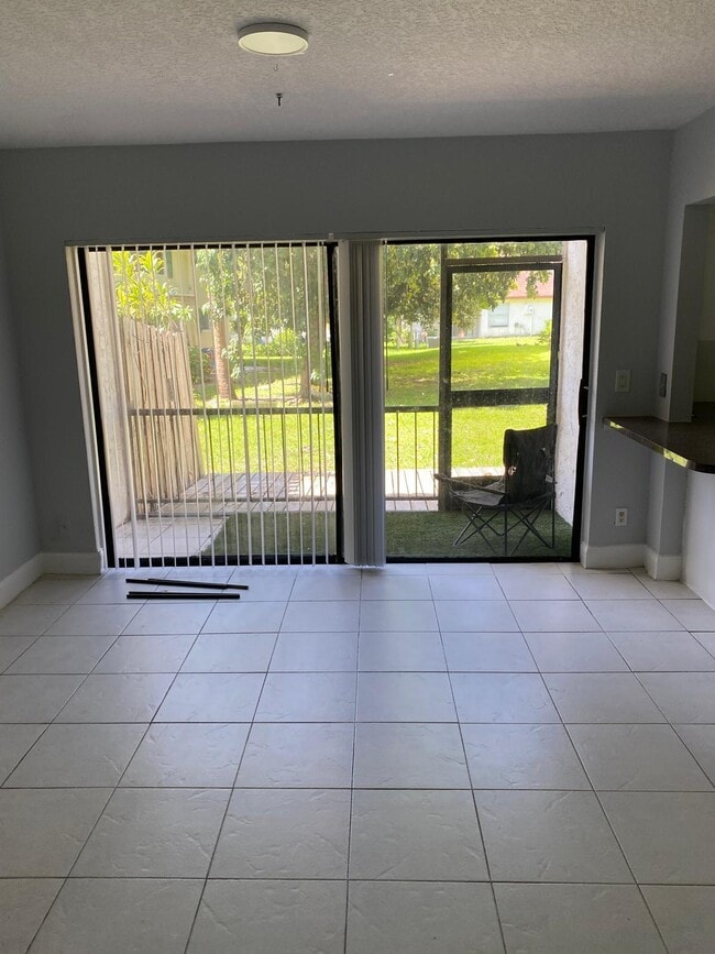 1195 NW 16th Ave in Boca Raton, FL - Building Photo - Building Photo