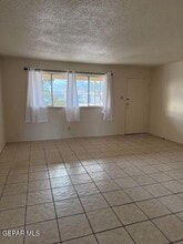 5924 Cabrillo Dr in El Paso, TX - Building Photo - Building Photo