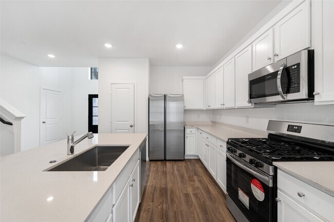 property at 5307 Sleepy Fox Ln