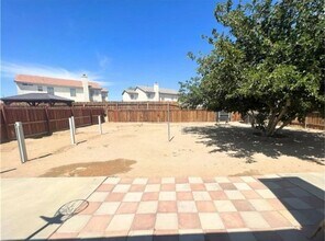14488 Clemson Ct in Adelanto, CA - Building Photo - Building Photo