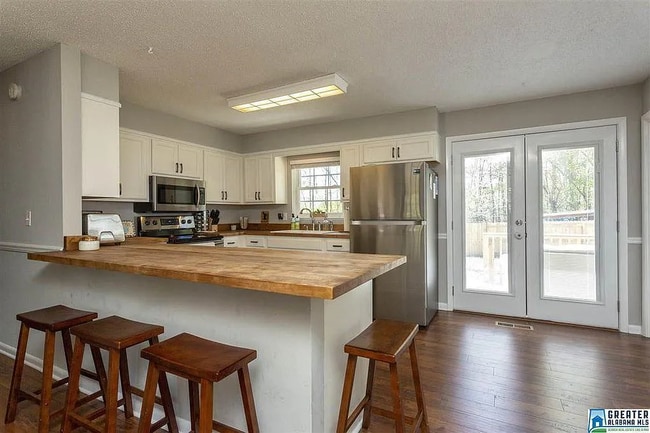 707 Truss Ferry Rd in Pell City, AL - Foto de edificio - Building Photo