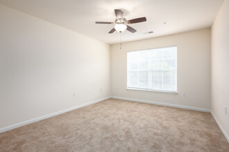 Rehobeth Pointe Apartments in Greensboro, NC - Building Photo - Interior Photo