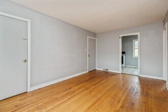 7411 N Wolcott Ave in Chicago, IL - Building Photo - Building Photo