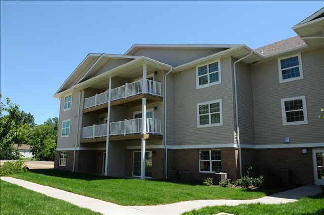 Green Gables Apartments in Wentzville, MO - Building Photo