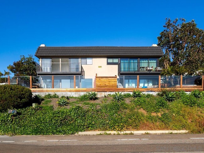 721 Camino Del Mar in Del Mar, CA - Building Photo - Building Photo