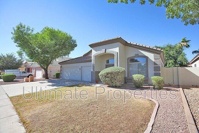 8010 W Yukon Dr in Peoria, AZ - Building Photo - Building Photo