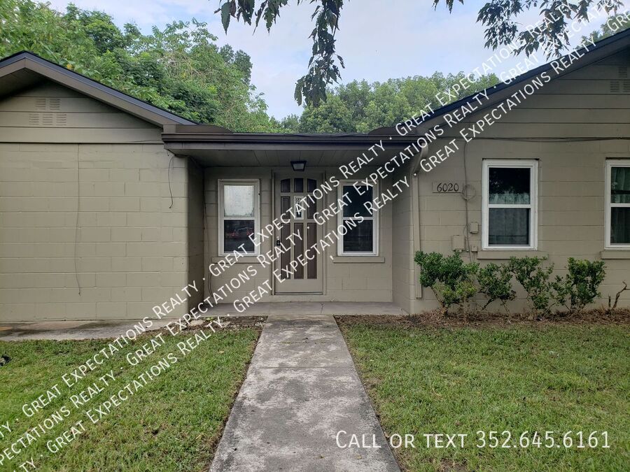 6020 SE Campbell Rd in Belleview, FL - Building Photo