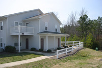 Granville Oaks Apartment Homes in Creedmoor, NC - Foto de edificio - Building Photo