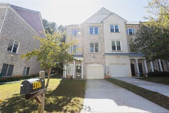 4867 Pinnacle Dr in Stone Mountain, GA - Foto de edificio - Building Photo