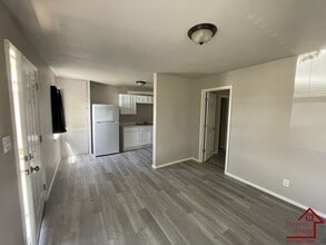 1315 SW E Ave in Lawton, OK - Foto de edificio - Building Photo