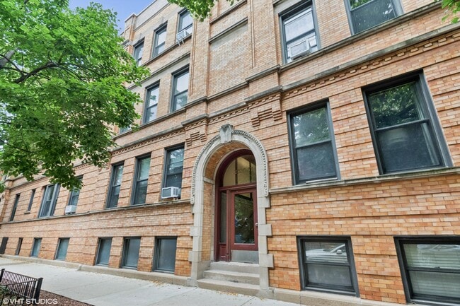 property at 2837 N Cambridge Ave