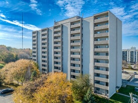 Gordon Avenue in London, ON - Building Photo