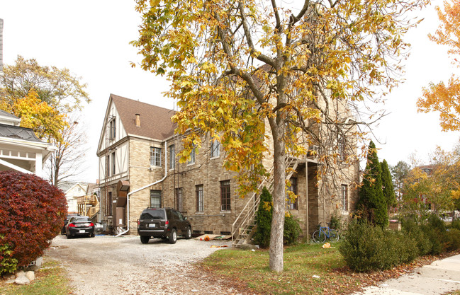 407 N Ingalls St in Ann Arbor, MI - Foto de edificio - Building Photo