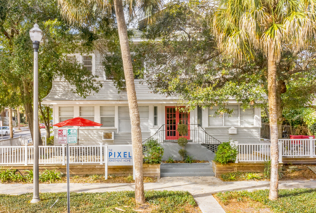 The Pixel Apartment Home in St. Petersburg, FL - Building Photo