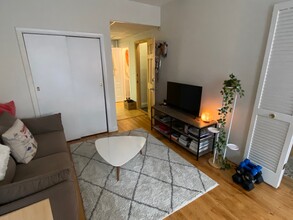 30 Irving St, Unit 2 in Boston, MA - Foto de edificio - Building Photo