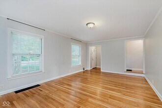 5033 N Pennsylvania St in Indianapolis, IN - Building Photo - Building Photo
