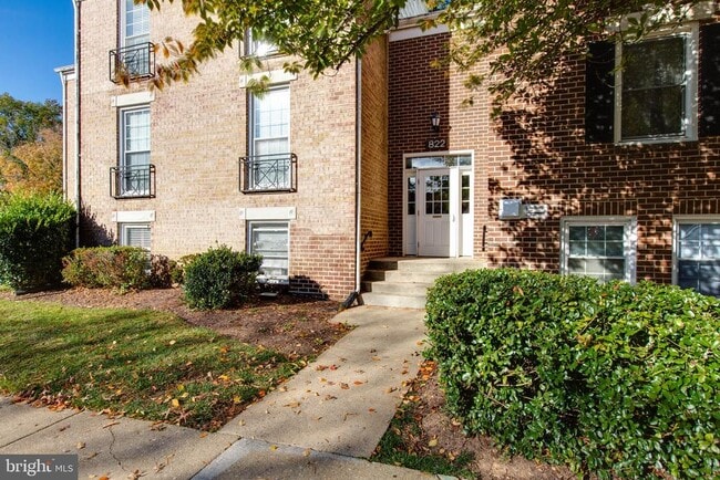 822 Quince Orchard Blvd in Gaithersburg, MD - Building Photo - Building Photo