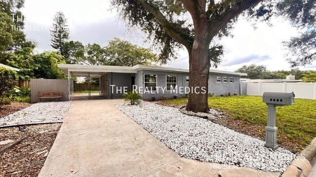 property at 6216 Lake Underhill Rd
