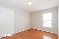 699 Hitchcock Way photo'