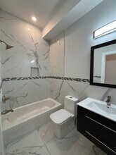 2114 N Franklin St, Unit 1 in Philadelphia, PA - Building Photo - Building Photo