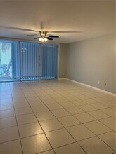 16531 NE 35th Ave in North Miami Beach, FL - Building Photo - Building Photo