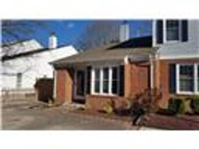 3225 Rosegate Ct
