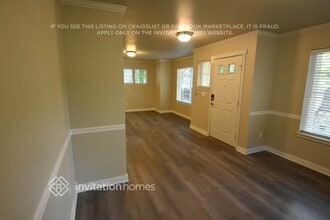 2522 Mitchell Ave in Dupont, WA - Foto de edificio - Building Photo