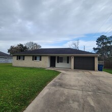 310 Mesquite St in Bridge City, TX - Building Photo - Building Photo