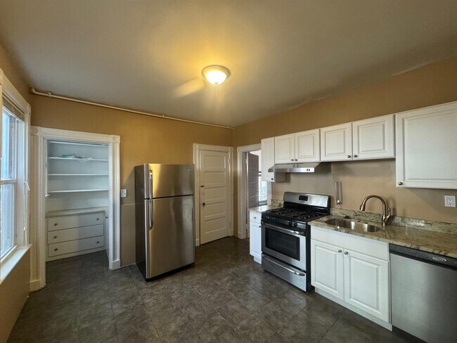 38 Calvin St, Unit 1L