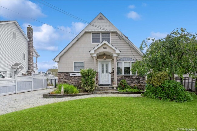 property at 29 Seabreeze Rd