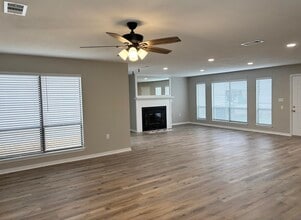 926 Holbrook Cir in Fort Walton Beach, FL - Building Photo - Building Photo