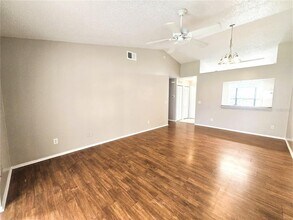 2407 King Oak Ct in St. Cloud, FL - Building Photo - Building Photo