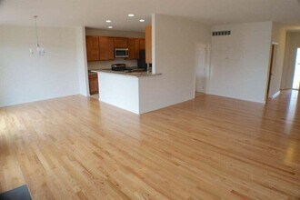 5601 Gallery Park Dr in Ann Arbor, MI - Building Photo - Building Photo