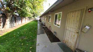 360 N Calaveras St in Fresno, CA - Building Photo - Building Photo