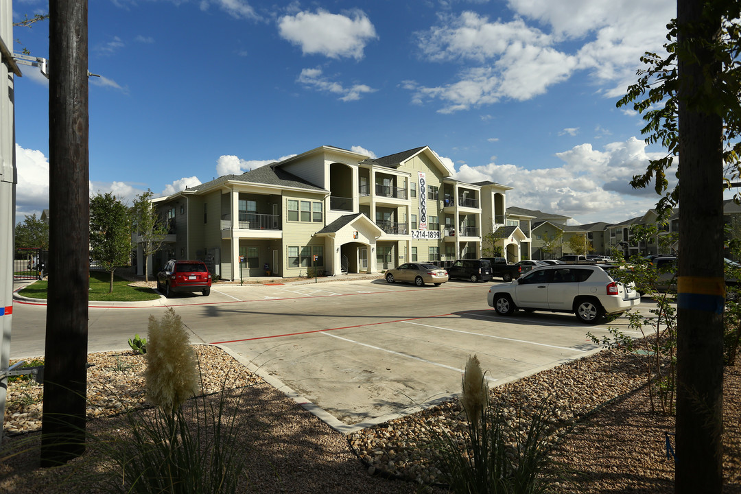 The Strand- Phase II in Kyle, TX - Foto de edificio