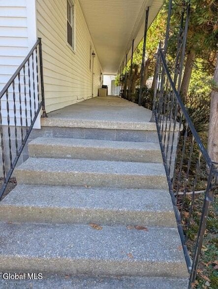 6659 NY-32, Unit A in Greenville, NY - Foto de edificio - Building Photo