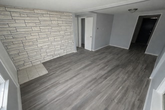 159 Flora Dr in St. Louis, MO - Building Photo - Building Photo