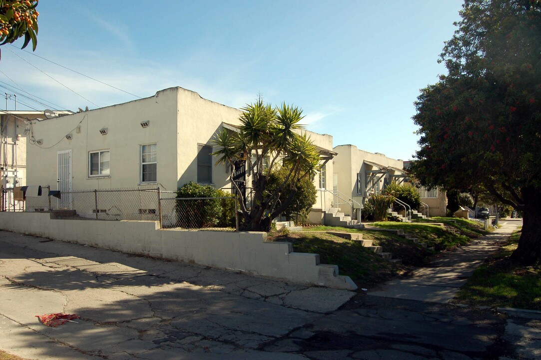 3686-3698 Wightman St in San Diego, CA - Foto de edificio