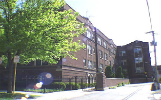 5639-5643 N Magnolia Apartments