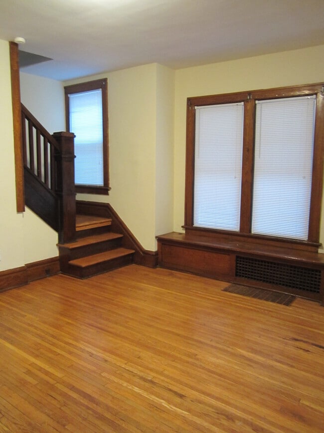 2444 Deming Ave in Columbus, OH - Foto de edificio - Building Photo