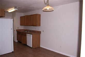 2001 Alex Ave in Austin, TX - Building Photo - Building Photo