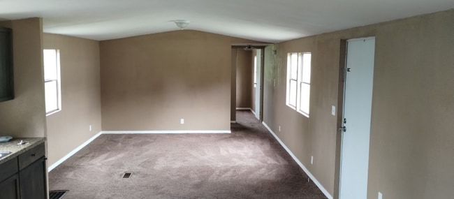 property at 135 SE Guinevere Ct