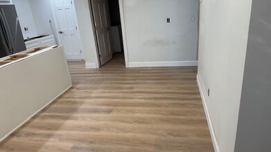 19 Henning Dr in Montrose, NY - Foto de edificio - Building Photo