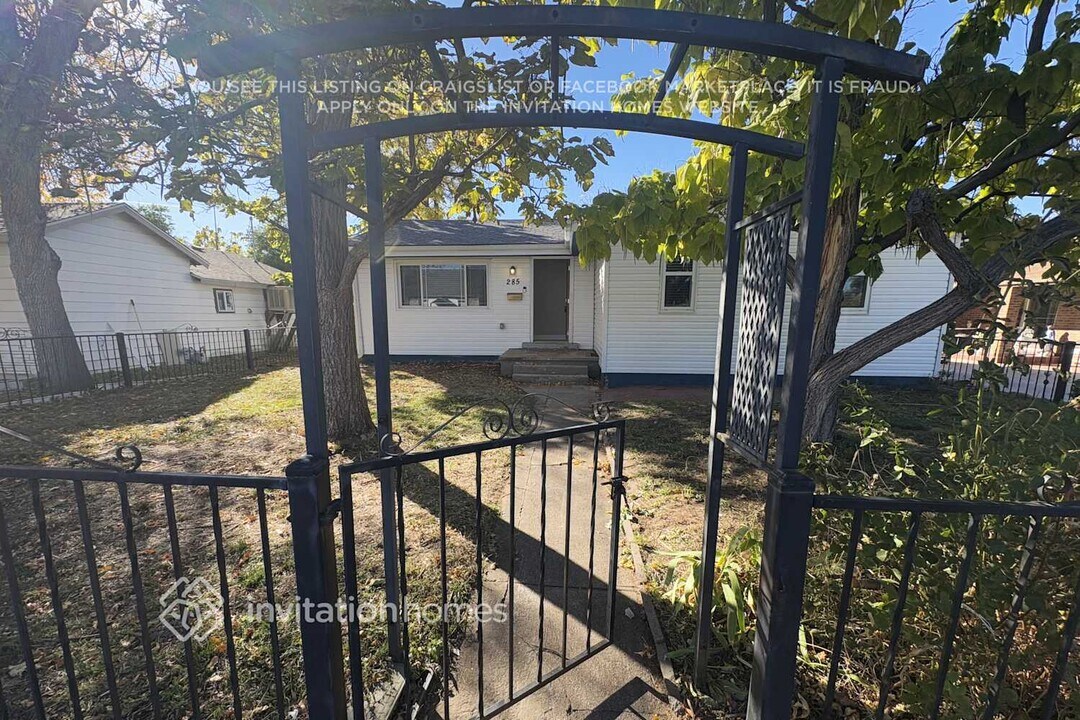 285 N 10th Ave in Brighton, CO - Building Photo